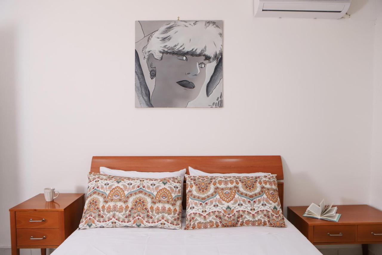 Napoli Centrale Budget Apartment Exterior foto