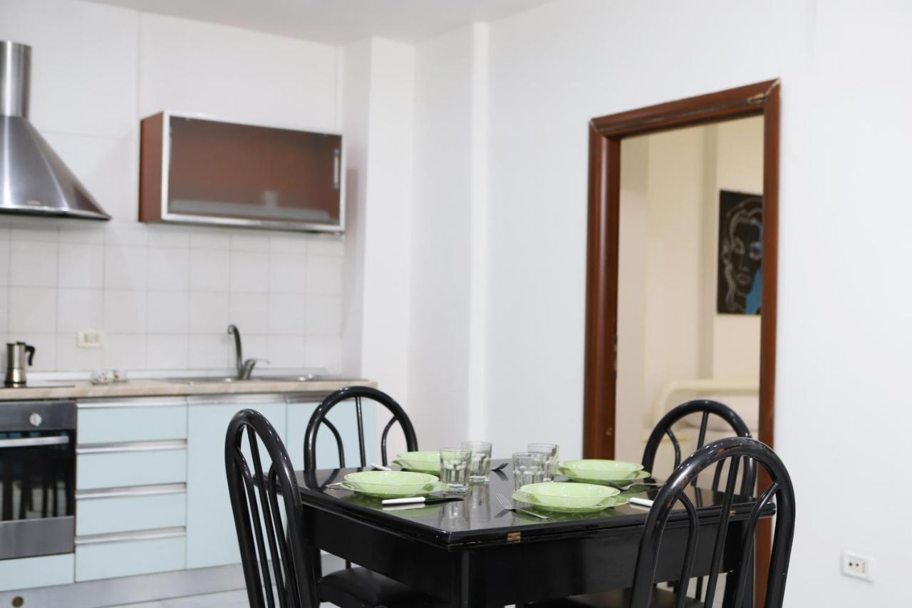 Napoli Centrale Budget Apartment Exterior foto